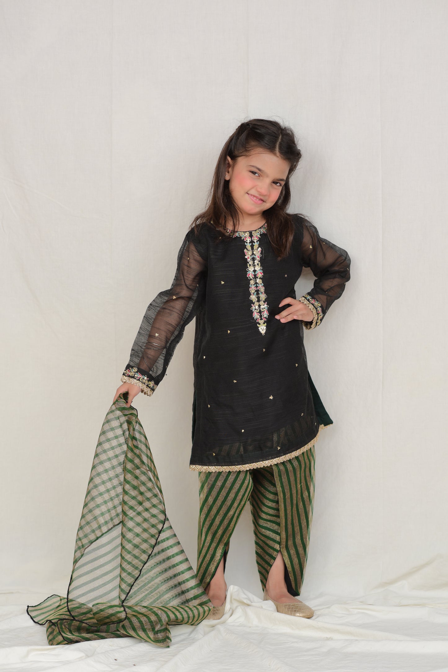 Khaddi Net black (FFG-037)