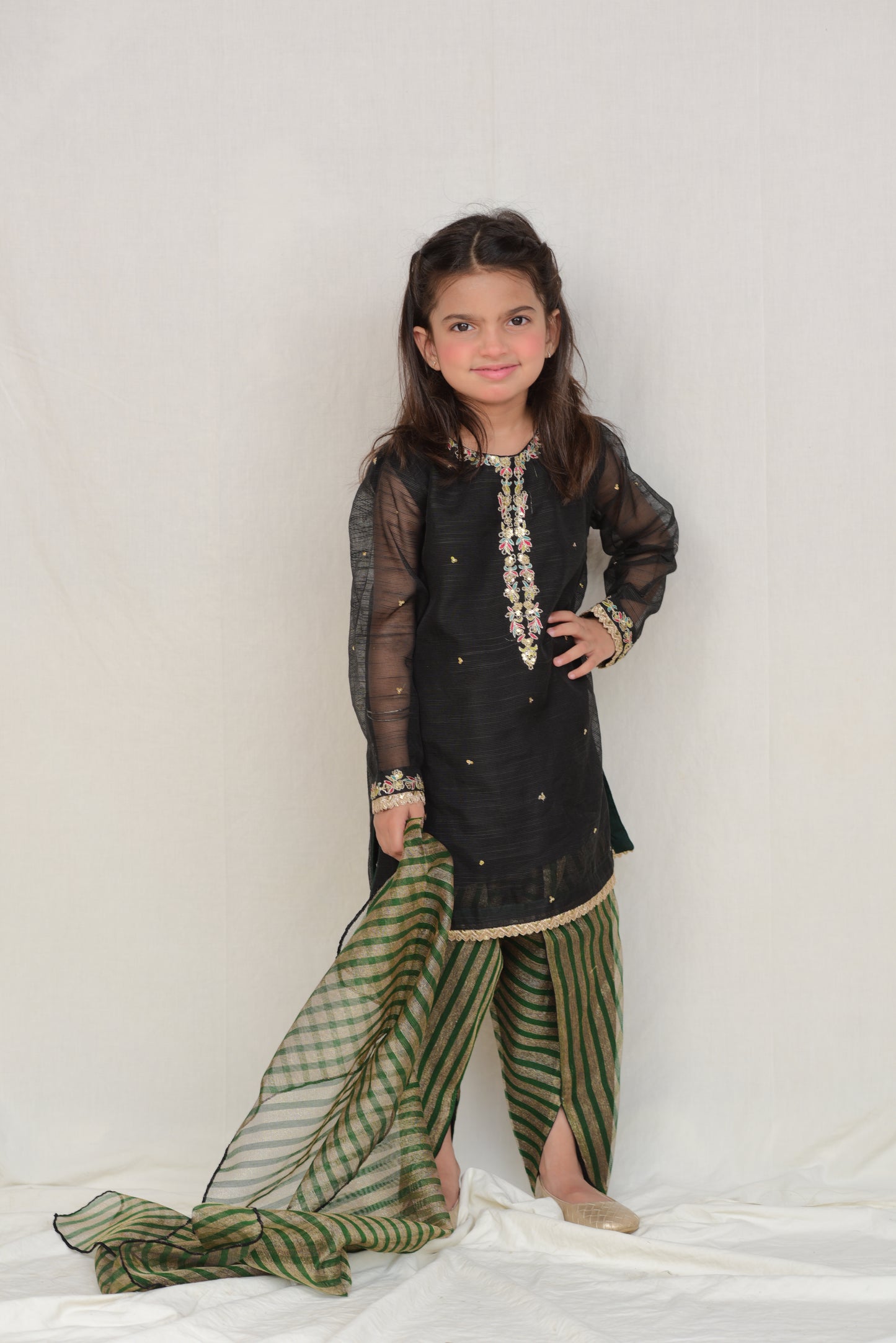 Khaddi Net black (FFG-037)