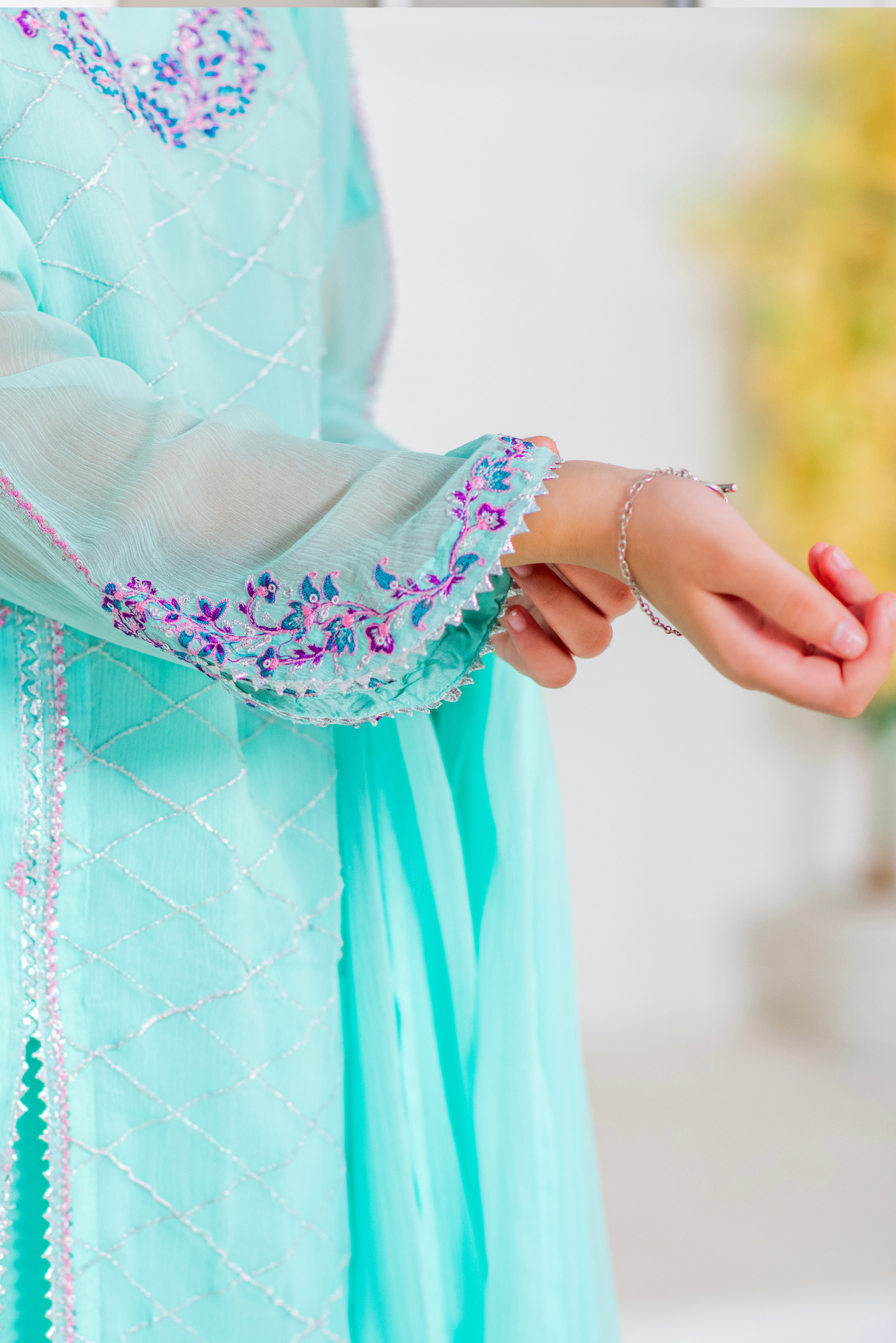 Light Aqua Blue Emb. (FFG-058)