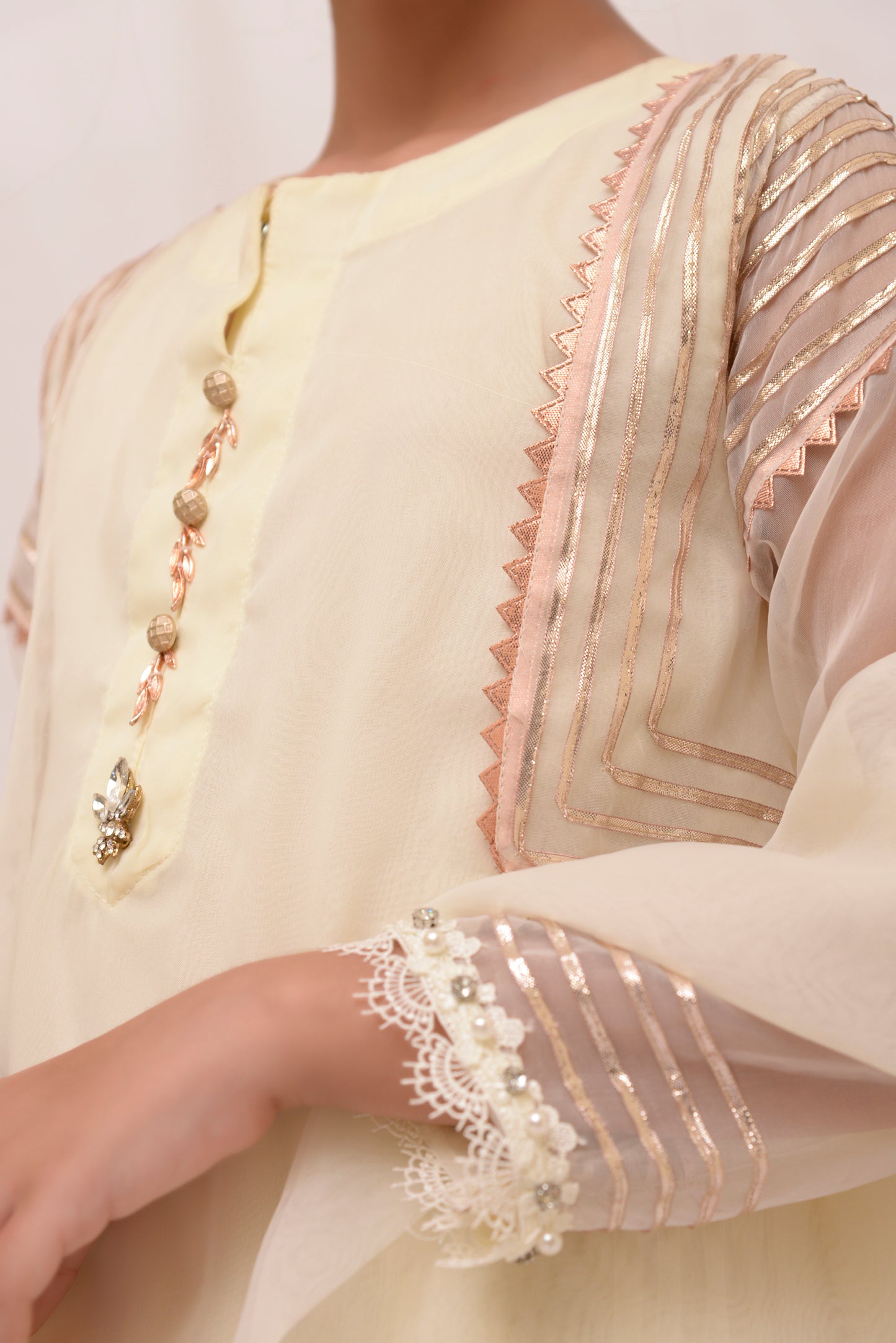 A-line shirt with pleats (FFG-019)