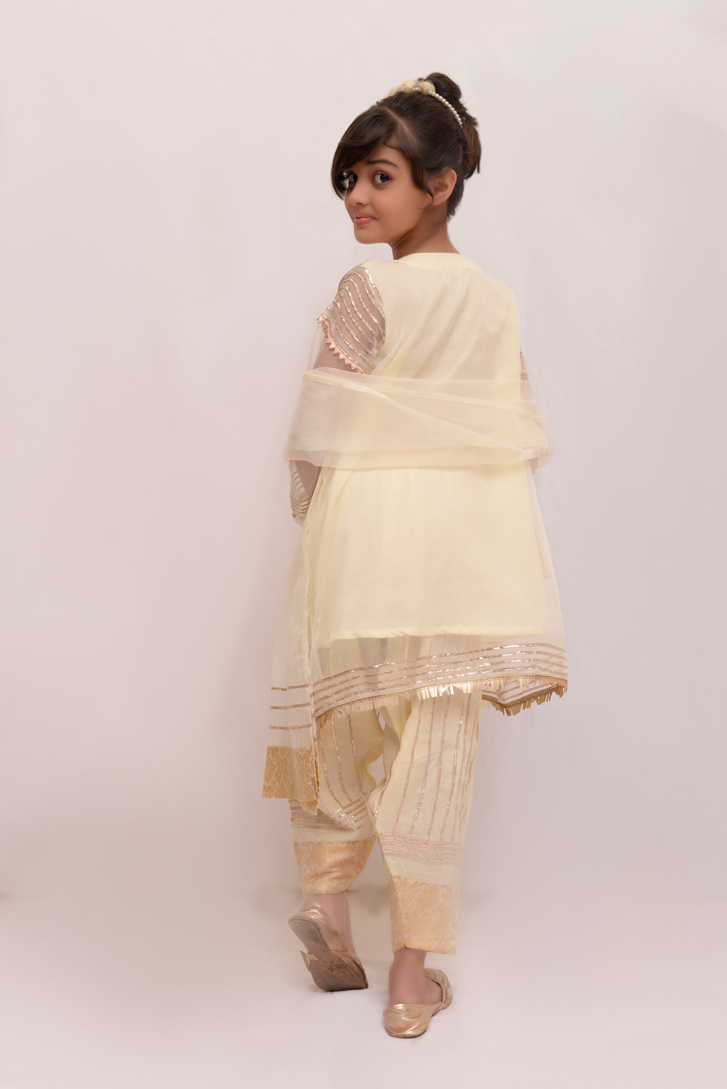 A-line shirt with pleats (FFG-019)