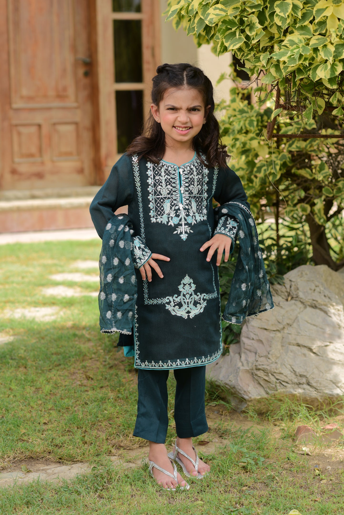 Zeenat (FFG-053)