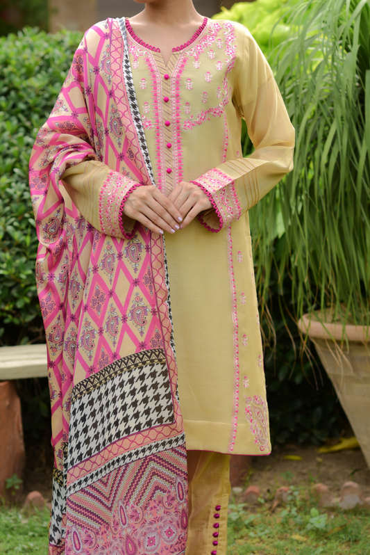 Camel & Pink Embroidered (WFF-004)